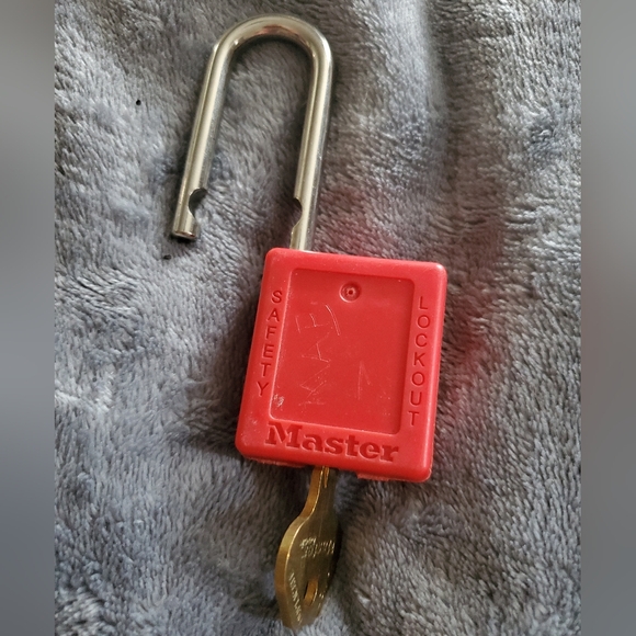 Master Lock Safety Lock w/ Key - Picture 2 of 2